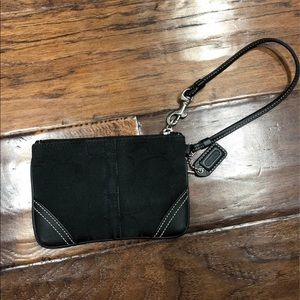 Coach logo wristlet black